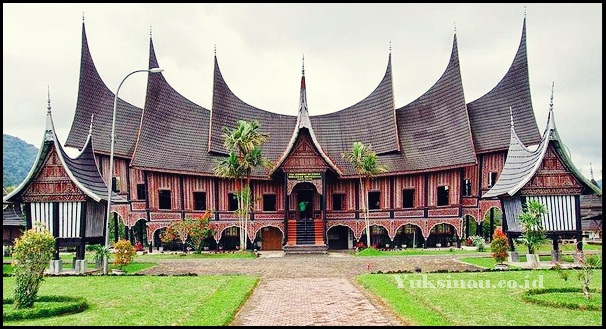 Photos de maisons traditionnelles de l'ouest de Sumatra